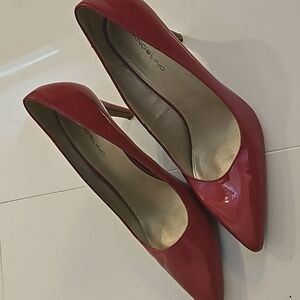 Bandolino Red Faux Leather Size 10 Heels